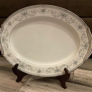 Colburn by Noritake 16” Oval Serving Platter